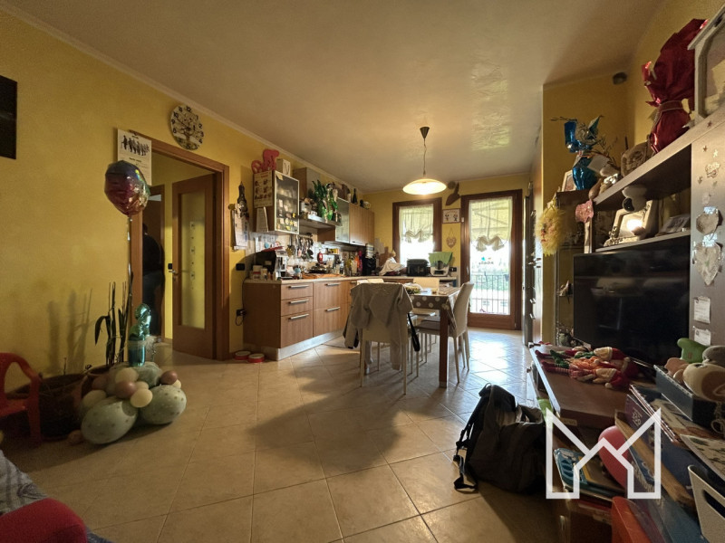 PADERNO-  Inserito in zona panoramica e residenziale, comoda a tutti i principali servizi, propon...