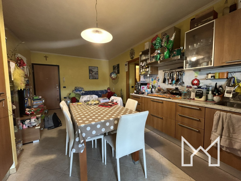 PADERNO-  Inserito in zona panoramica e residenziale, comoda a tutti i principali servizi, propon...