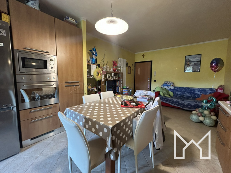 PADERNO-  Inserito in zona panoramica e residenziale, comoda a tutti i principali servizi, propon...