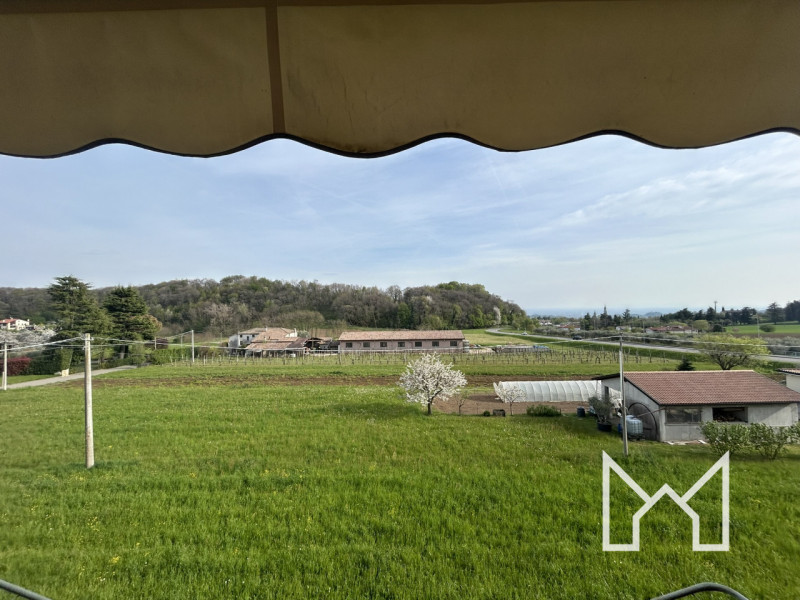 PADERNO-  Inserito in zona panoramica e residenziale, comoda a tutti i principali servizi, propon...