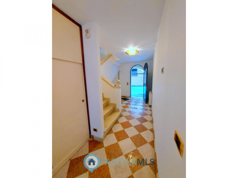 Immobile in esclusiva al Gruppo Padova MLS
Se stai cercando una residenza esclusiva nel cuore pul...