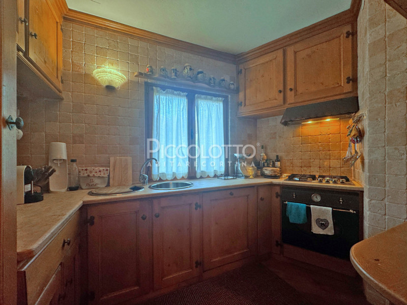 Rif. A5409 - Scopri questo grazioso appartamento in affitto situato nella splendida località di A...