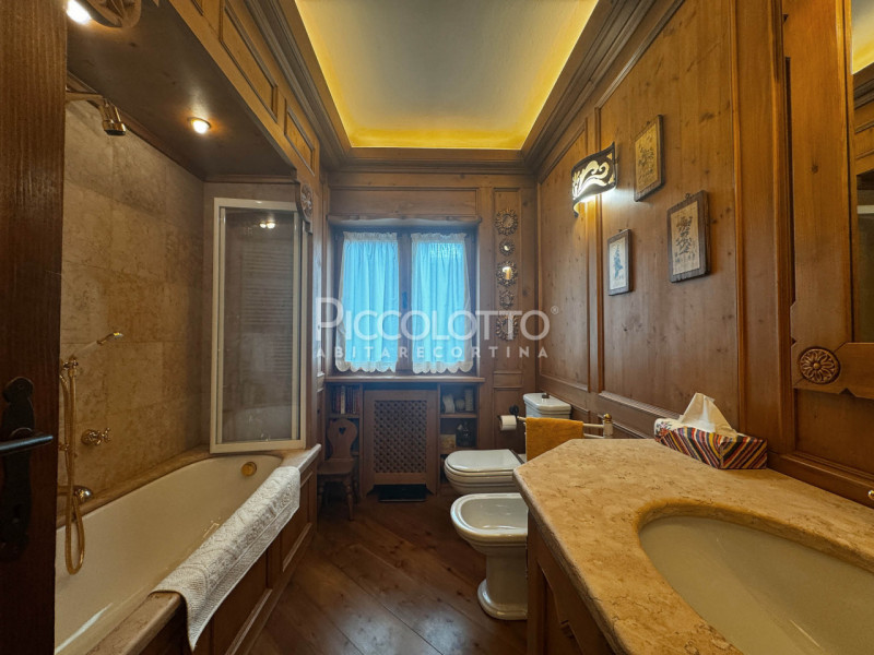 Rif. A5409 - Scopri questo grazioso appartamento in affitto situato nella splendida località di A...