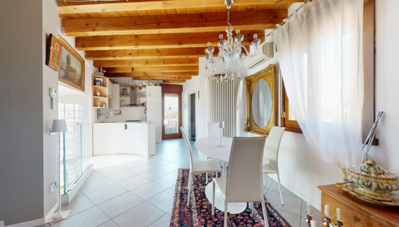 SANT’AGOSTINO / FERROVIERI

Inserito in un quartiere residenziale, comodo a tutti i principali se...