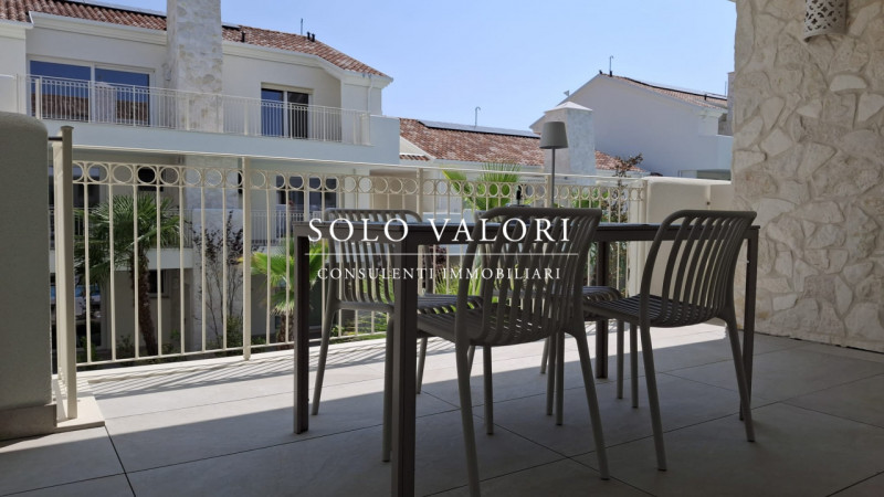 Scopri un'opportunità unica di vivere in uno splendido appartamento trilocale situato nel cuore d...