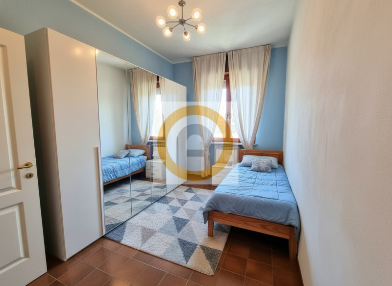 Se stai cercando una casa ideale per la tua famiglia, con ampi spazi e un grande giardino dove po...