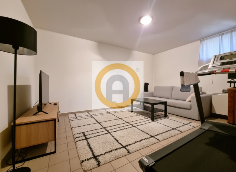 Se stai cercando una casa ideale per la tua famiglia, con ampi spazi e un grande giardino dove po...