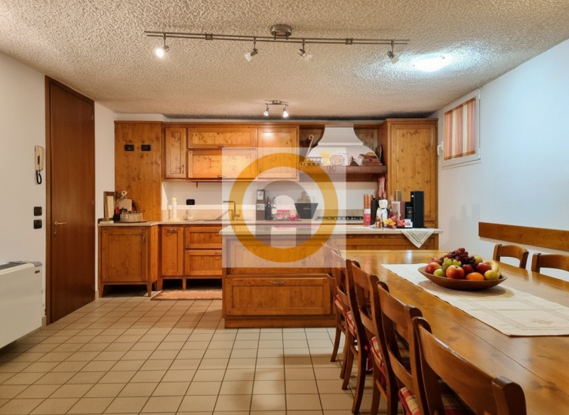 Se stai cercando una casa ideale per la tua famiglia, con ampi spazi e un grande giardino dove po...