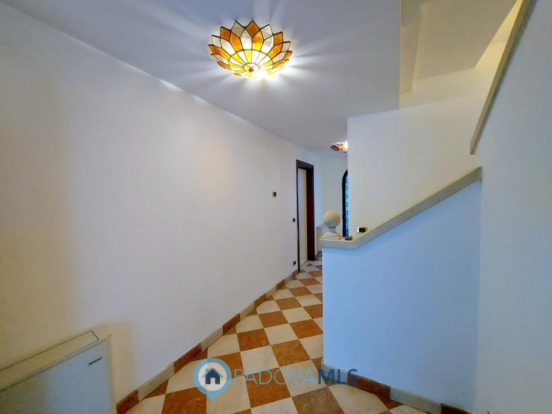 Immobile in esclusiva al Gruppo Padova MLS 

Se stai cercando una residenza esclusiva nel cuore p...