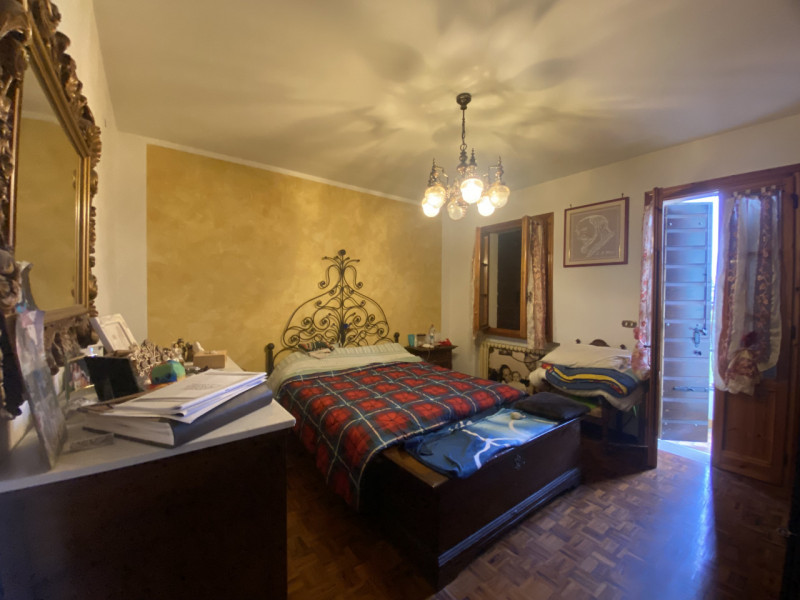 Nel cuore di Veggiano, in una zona centrale e ben servita, vi proponiamo una bifamiliare vertical...