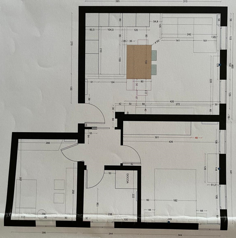 APE555 - Proponiamo in vendita un raffinato appartamento trilocale al primo piano situato in una ...