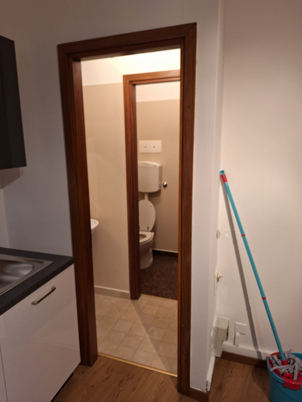 CENTRO STORICO PADOVA PRATO DELLA VALLE AMPIO BILOCALE
AFFITTO MENSILE €. 700 spese condominiali ...