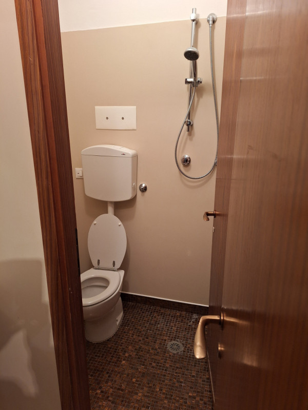 CENTRO STORICO PADOVA PRATO DELLA VALLE AMPIO BILOCALE
AFFITTO MENSILE €. 700 spese condominiali ...