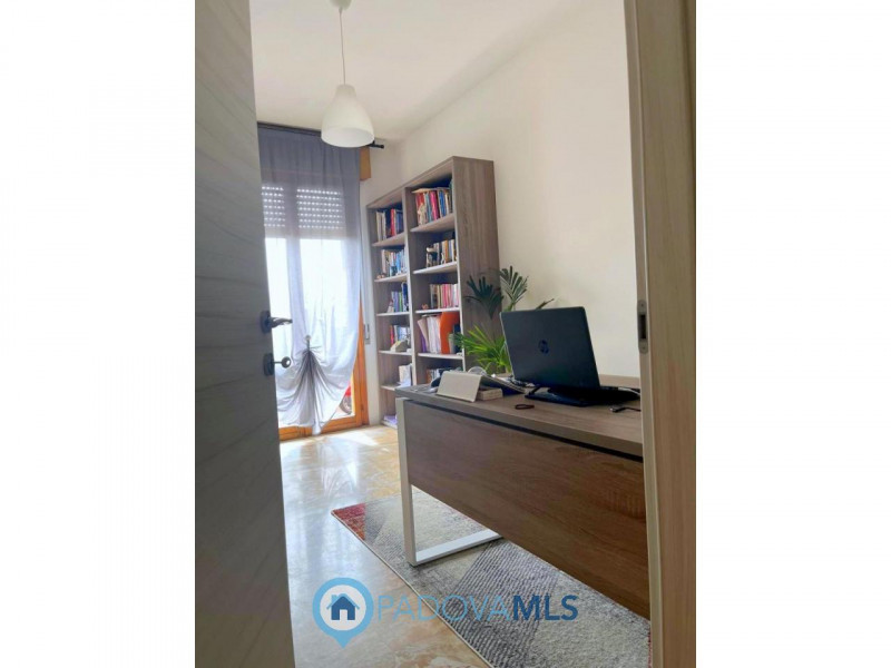 Immobile in esclusiva al Gruppo Padova MLS
Se stai cercando un appartamento spazioso e luminoso, ...