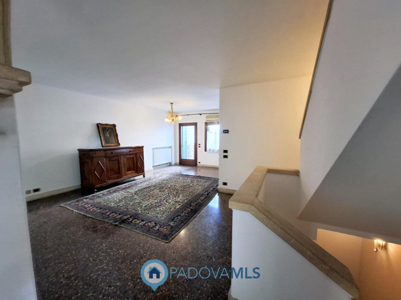 Immobile in esclusiva al Gruppo Padova MLS

Se stai cercando una residenza esclusiva nel cuore pu...