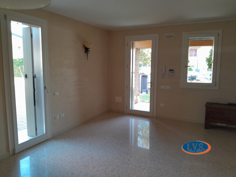 MONTEGALDA (VI): In una posizione riservata e tranquilla proponiamo porzione di trifamiliare di t...