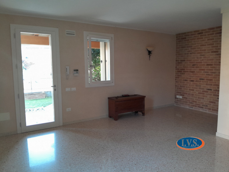 MONTEGALDA (VI): In una posizione riservata e tranquilla proponiamo porzione di trifamiliare di t...