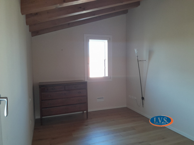 MONTEGALDA (VI): In una posizione riservata e tranquilla proponiamo porzione di trifamiliare di t...