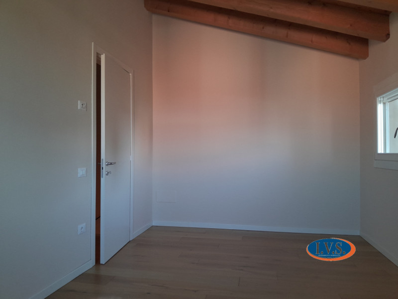 MONTEGALDA (VI): In una posizione riservata e tranquilla proponiamo porzione di trifamiliare di t...