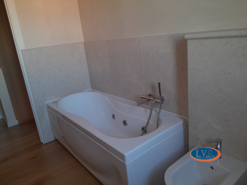 MONTEGALDA (VI): In una posizione riservata e tranquilla proponiamo porzione di trifamiliare di t...