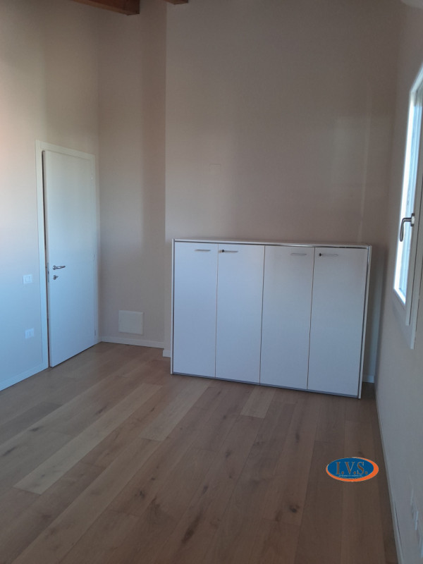 MONTEGALDA (VI): In una posizione riservata e tranquilla proponiamo porzione di trifamiliare di t...