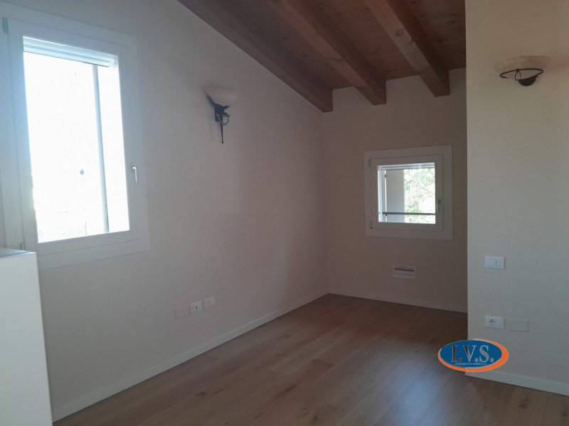 MONTEGALDA (VI): In una posizione riservata e tranquilla proponiamo porzione di trifamiliare di t...