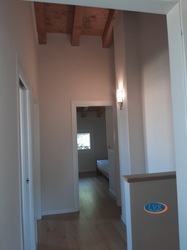 MONTEGALDA (VI): In una posizione riservata e tranquilla proponiamo porzione di trifamiliare di t...