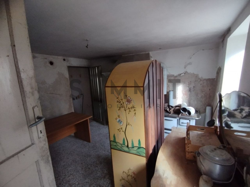 SCHIO - BOSCO DI TRETTO: In zona tranquilla ma non troppo isolata ampio RUSTICO da ristrutturare....