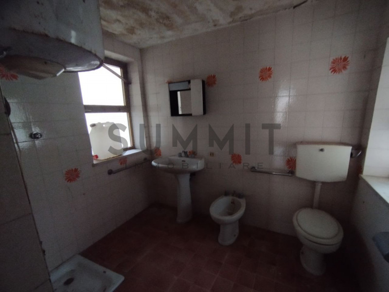 SCHIO - BOSCO DI TRETTO: In zona tranquilla ma non troppo isolata ampio RUSTICO da ristrutturare....