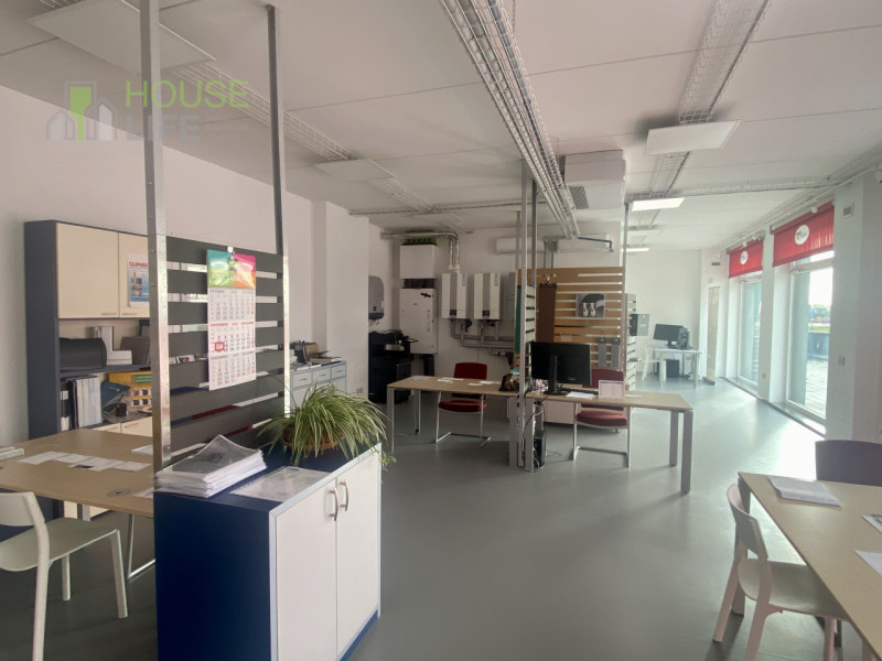 THIENE: in zona industriale e di facile accesso, IMMOBILE SINGOLO di 600 mq totali, disposto su d...