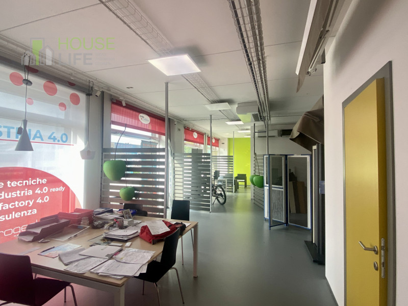 THIENE: in zona industriale e di facile accesso, IMMOBILE SINGOLO di 600 mq totali, disposto su d...