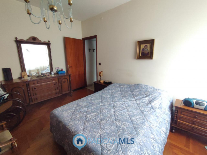 Immobile in esclusiva al Gruppo Padova MLS
Proponiamo in vendita un immobile residenziale di circ...