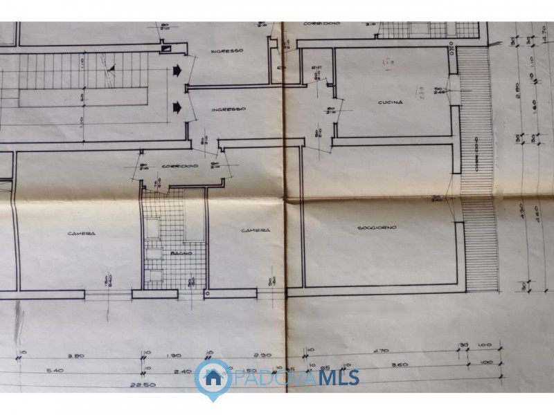 Immobile in esclusiva al Gruppo Padova MLS
Proponiamo in vendita un immobile residenziale di circ...