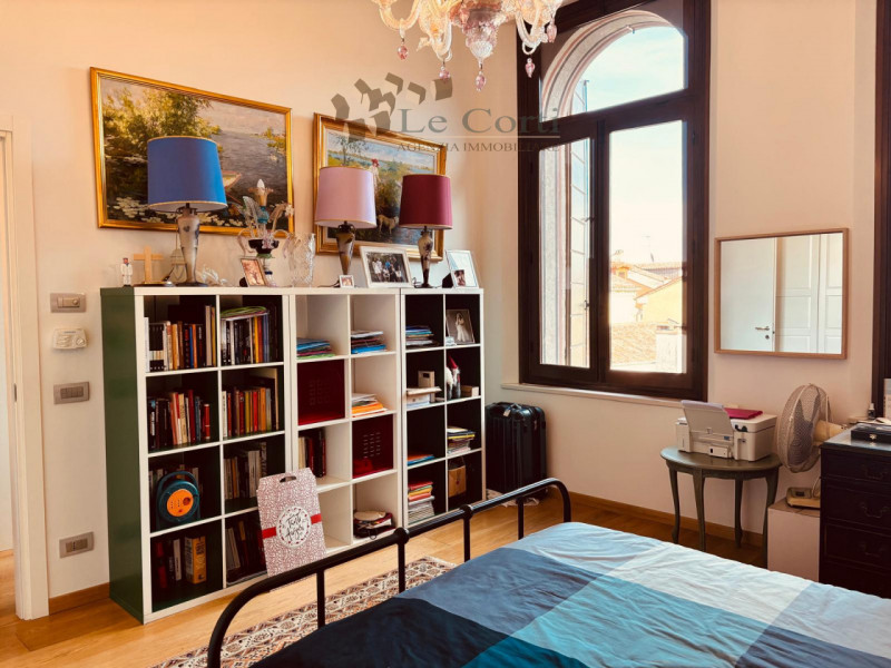 Nel centro storico di Montagnana, proponiamo in vendita un appartamento quadrilocale al secondo p...