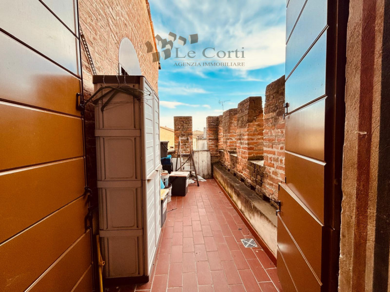 Nel centro storico di Montagnana, proponiamo in vendita un appartamento quadrilocale al secondo p...