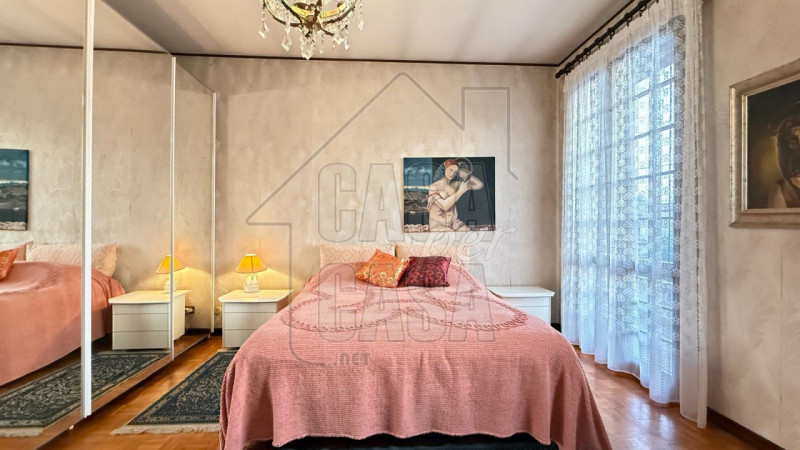 Casa singola da aggiornare situata a Padova, un'opportunità imperdibile per chi cerca spazio e co...