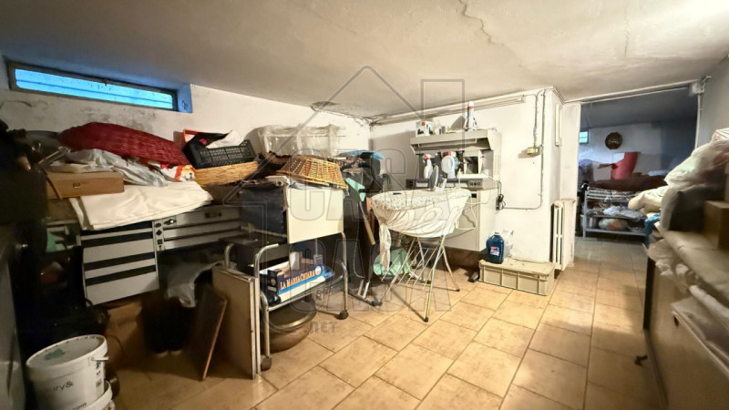 Casa singola da aggiornare situata a Padova, un'opportunità imperdibile per chi cerca spazio e co...