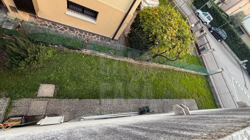 Casa singola da aggiornare situata a Padova, un'opportunità imperdibile per chi cerca spazio e co...