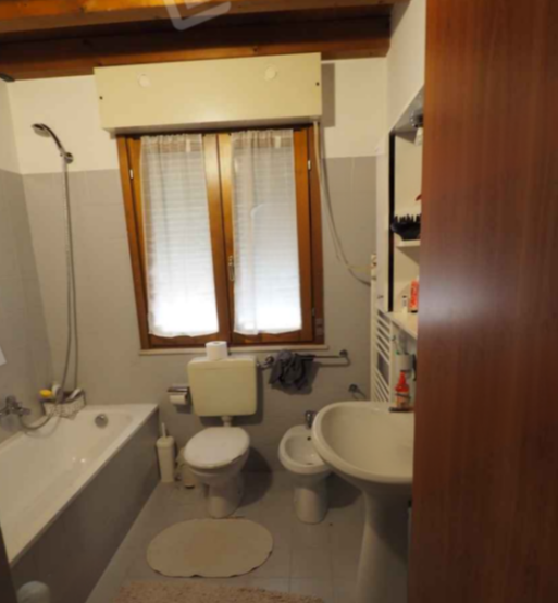 Rif. A.A.252-24

Vendita all'asta - casa a schiera centrale su 2 piani in data 09 gennaio 2026

D...