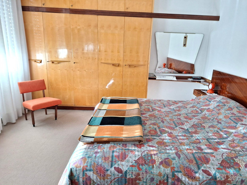 In una delle zone più ricercate di Thiene, proponiamo in vendita questa splendida casa singola su...