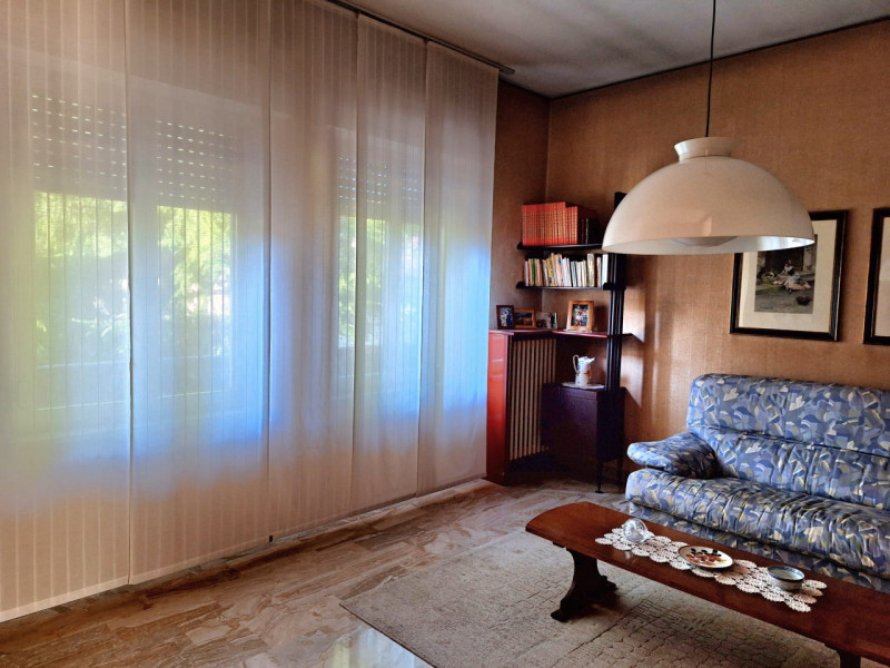 In una zona tranquilla di Ca’ Paiella, proponiamo in vendita questa casa singola su due livelli, ...