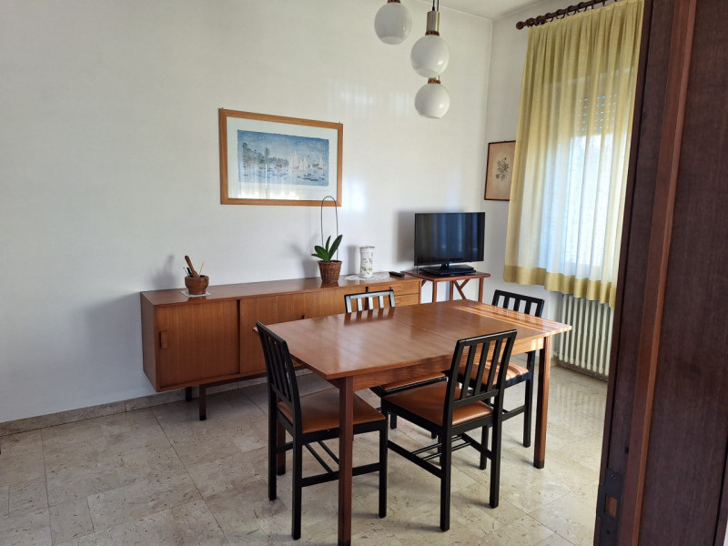 In una zona tranquilla di Ca’ Paiella, proponiamo in vendita questa casa singola su due livelli, ...