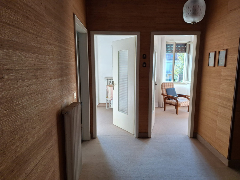 In una zona tranquilla di Ca’ Paiella, proponiamo in vendita questa casa singola su due livelli, ...