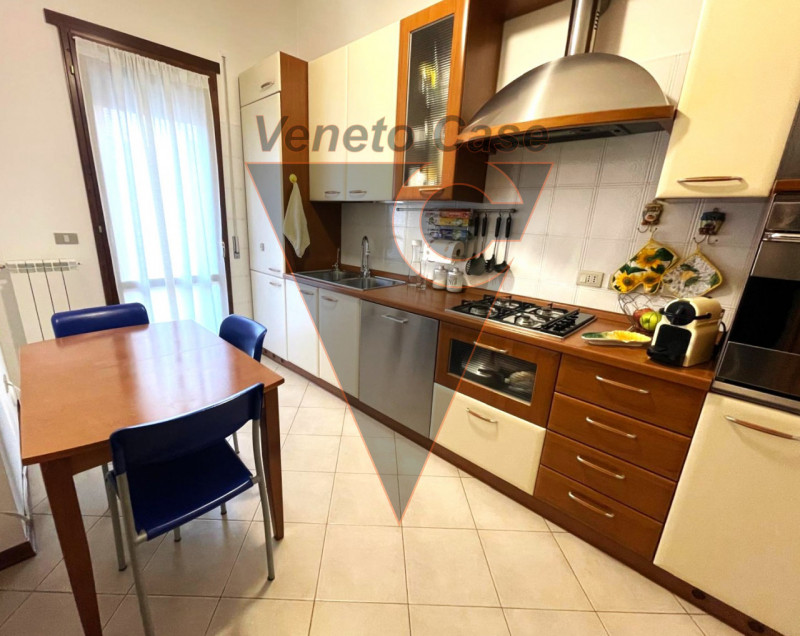 Nel quartiere più ricercato di Tombelle, proponiamo appartamento al secondo e ultimo piano, compo...