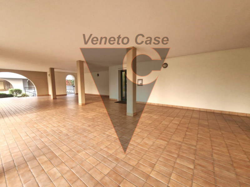 Nel quartiere più ricercato di Tombelle, proponiamo appartamento al secondo e ultimo piano, compo...