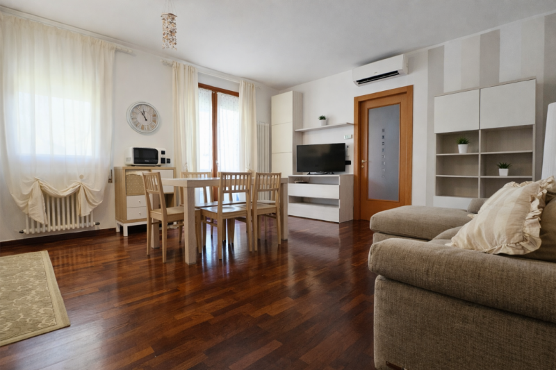 Proponiamo splendido appartamento in posizione comoda ai principali servizi, collocato al piano p...