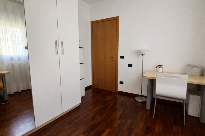 Proponiamo splendido appartamento in posizione comoda ai principali servizi, collocato al piano p...