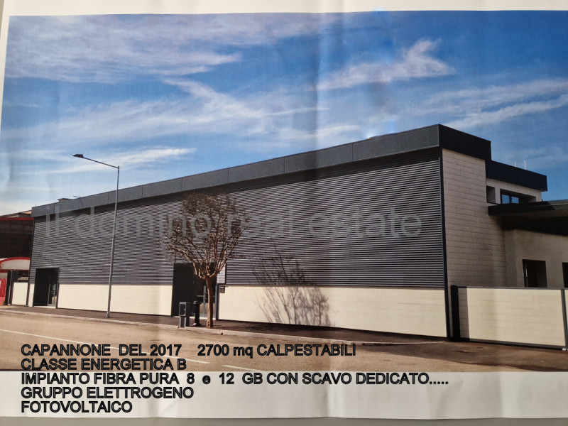Capannone di recente costruzione anno 2017 in zona industriale a Padova Est, Classe Energetica B,...