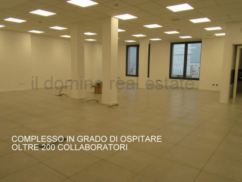 Capannone di recente costruzione anno 2017 in zona industriale a Padova Est, Classe Energetica B,...