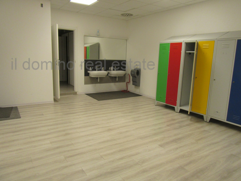 Capannone di recente costruzione anno 2017 in zona industriale a Padova Est, Classe Energetica B,...